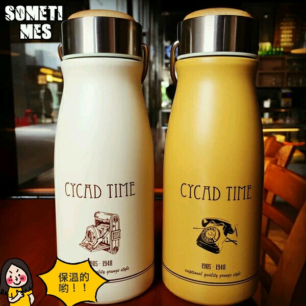 特别复古风的保温瓶，小文艺气息扑面袭来！ 尺寸：19cm*6.9cm 容量：360ml 材质：304不锈钢 食品级PP 偏复古的色系真的是让人毫无抵抗力～自带不锈钢提手，随时带出门真是一万个方便。双层隔热，喷漆工艺棒棒的！磨砂手感也是十分惹人爱，简单的扭盖设计，杯底处自带防滑硅胶底