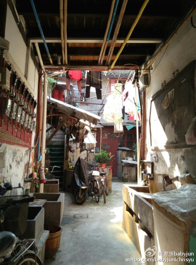 古城公园-人民路-方浜中路-光启路-学院路-西姚家弄-西牌楼路-复兴东路-巡道街-乔家路-凝和路-河南南路-尚文路-一栗街-文庙街-柳江街-梦花街-曹家街--复兴东路-肇方弄-孔家弄-松雪街-露香园路-大境路-人民路-旧仓街-福佑路-古城公园