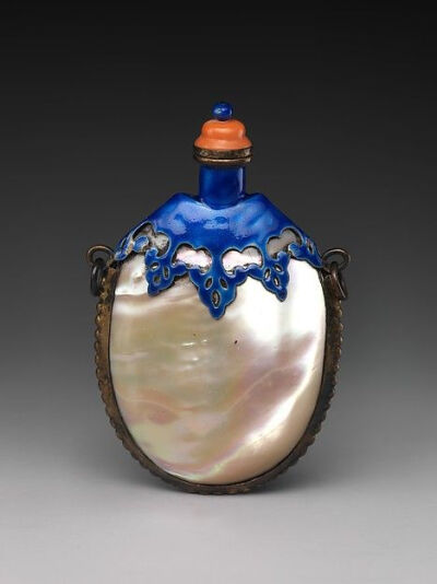 十九世纪：中国鼻烟壶：珍珠贝壳