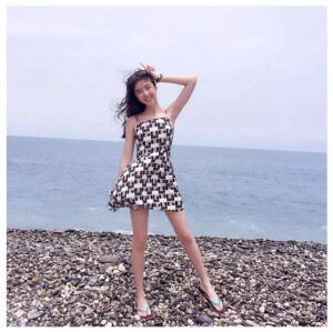 李凯馨   •貌似大部分人的身形与他/她们的手形很相似•【图片来自ins