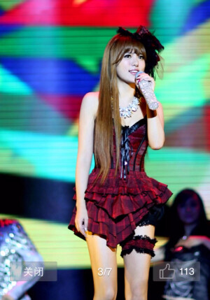 阿兰•达瓦卓玛  身形还算长且窄，不知为何上节目有点胖【图片来自新浪微博“real阿兰”