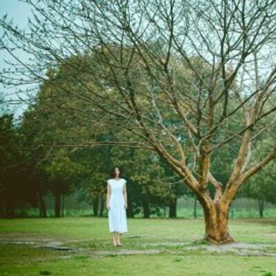 手不要给别人牵怀抱也都是我的‘情侣头像’