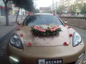 婚车。