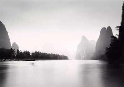  Michael Kenna。 转自微信公众号：最摄影