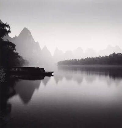  Michael Kenna。 转自微信公众号：最摄影