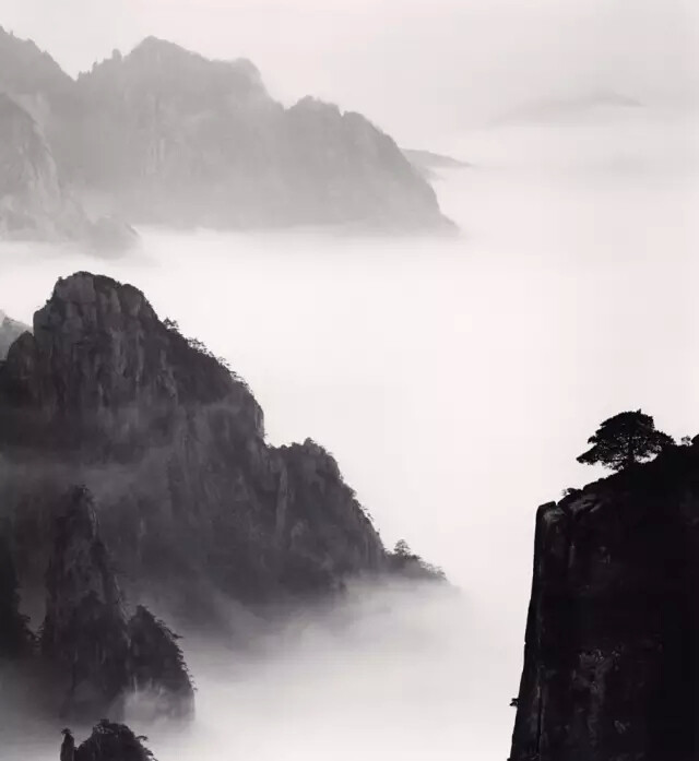  Michael Kenna。 转自微信公众号：最摄影