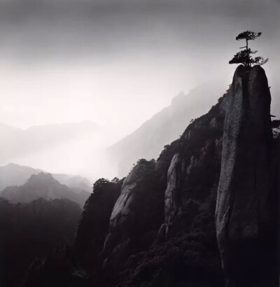  Michael Kenna。 转自微信公众号：最摄影