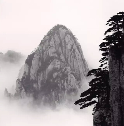  Michael Kenna。 转自微信公众号：最摄影