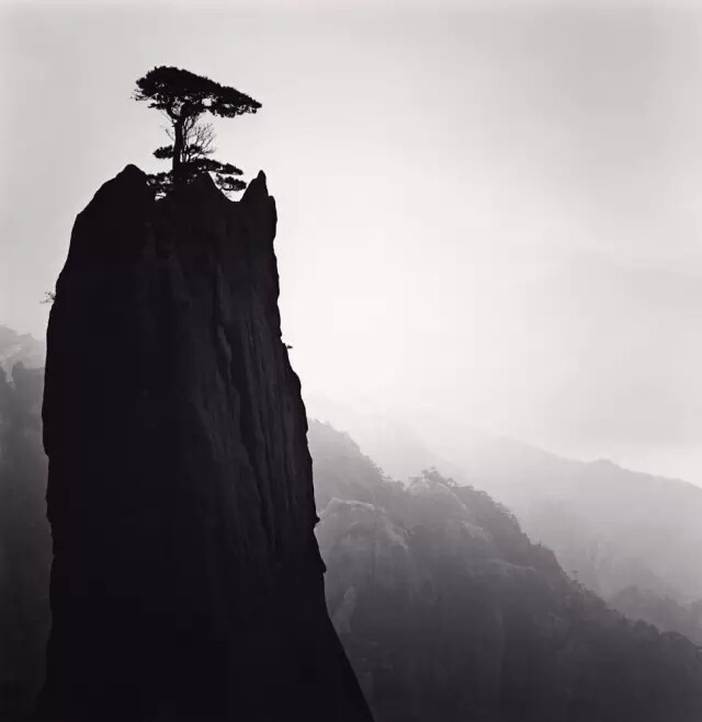  Michael Kenna。 转自微信公众号：最摄影