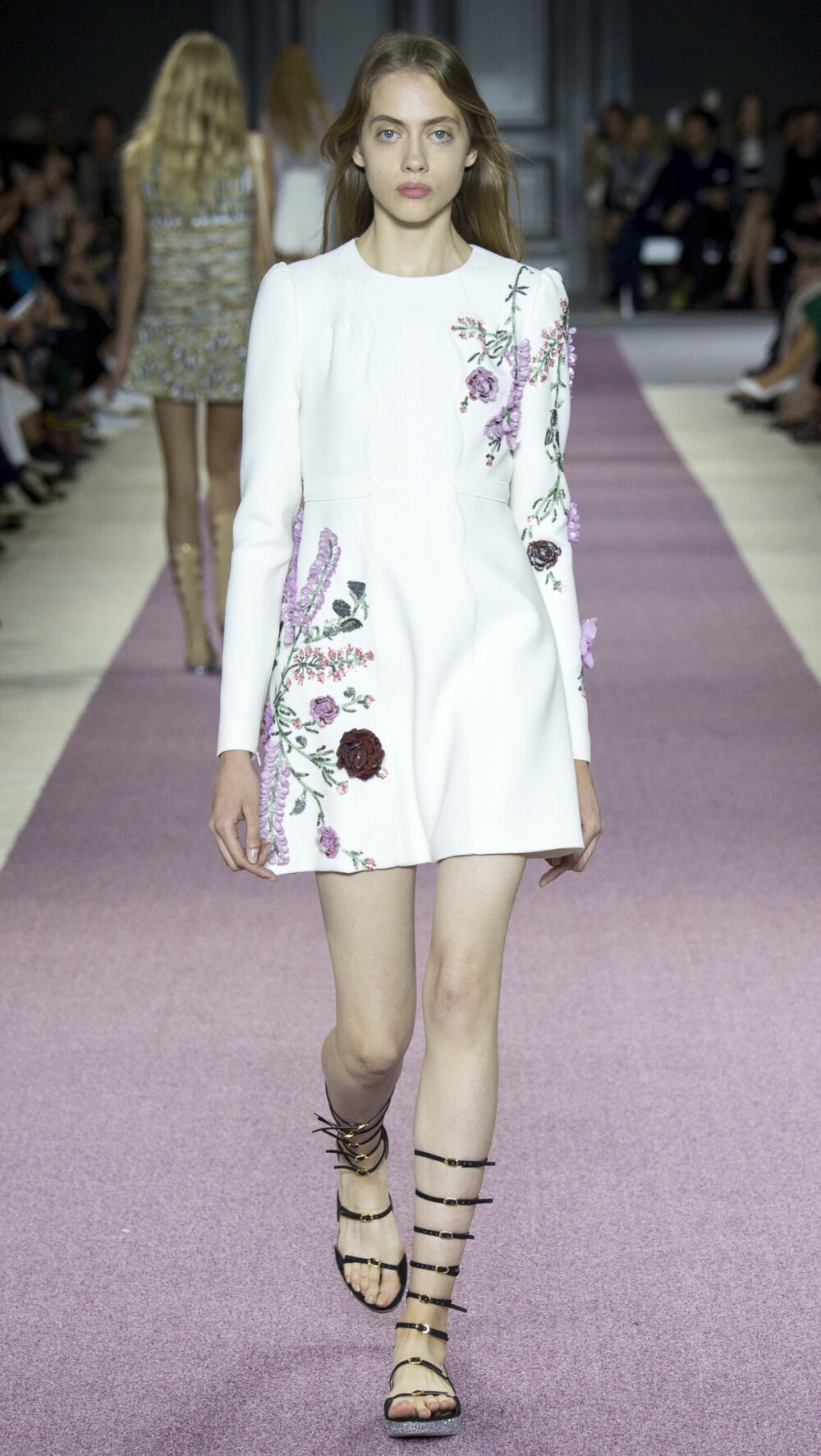 【衣睹为快时装周】华服霓裳 服饰风尚 时装周 Giambattista Valli Spring 2016 高级成衣——短裙少女look～