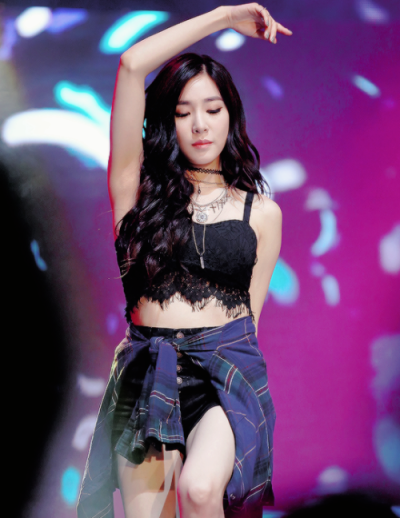 #Tiffany #黄美英 #壁纸 #头像 #少女时代 #SNSD #韩星 #女神 #穿搭 #红发