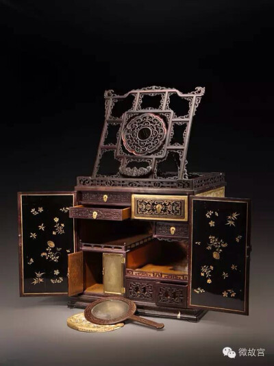 黑漆描金妆奁盒