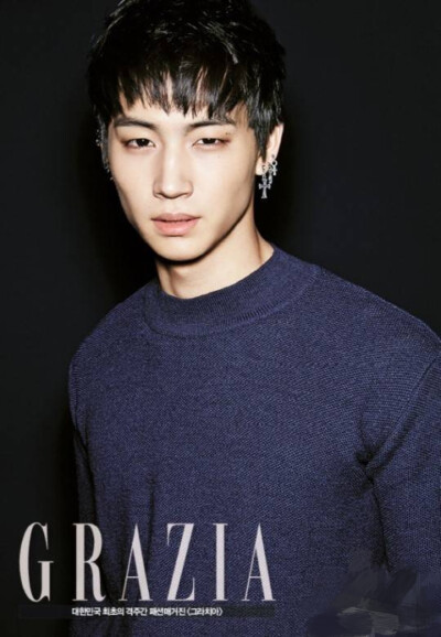 GOT7是韩国JYP Entertainment于2014年推出的男子组合，七名成员包括JB（林在范）、Jr.（朴珍荣）以及Mark（段宜恩）、Jackson（王嘉尔）、YoungJae（崔荣宰）、BamBam、YuGyeom（金宥谦）。