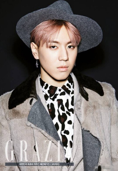 GOT7是韩国JYP Entertainment于2014年推出的男子组合，七名成员包括JB（林在范）、Jr.（朴珍荣）以及Mark（段宜恩）、Jackson（王嘉尔）、YoungJae（崔荣宰）、BamBam、YuGyeom（金宥谦）。