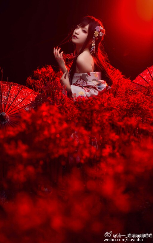 【緋胧】行きも帰りもついてくるは风 出镜：流一 PHX：@李安Moai staff：@机智帅气的萝卜 【今年终于刷到一次彼岸花了[doge][doge][doge]土鳖第一次见到这么多彼岸花感动哭了！】 bgm《かりぬい-能登麻美子》 http://t.cn/RZY1wbv