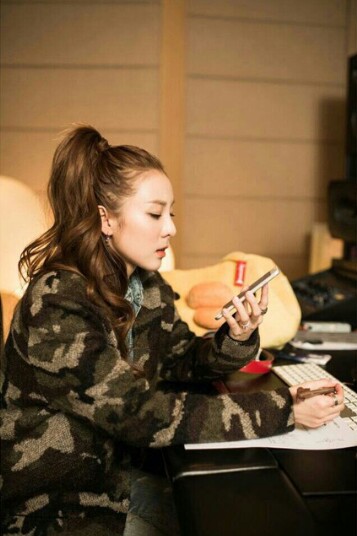 2ne1 朴山多拉