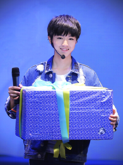 #王俊凯# #TFBOYS王俊凯# #TFBOYS# 150919 王俊凯生日会 cr：东北王俊凯