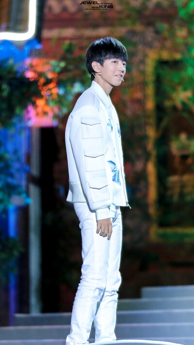 #王俊凯# #TFBOYS王俊凯# #TFBOYS# 150927 央视中秋晚会 cr：JewelKing0921