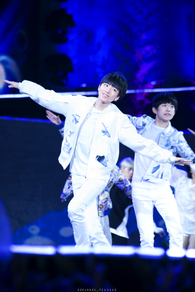 #王俊凯# #TFBOYS王俊凯# #TFBOYS# 150927 央视中秋晚会cr：kokuhaku_921x118
