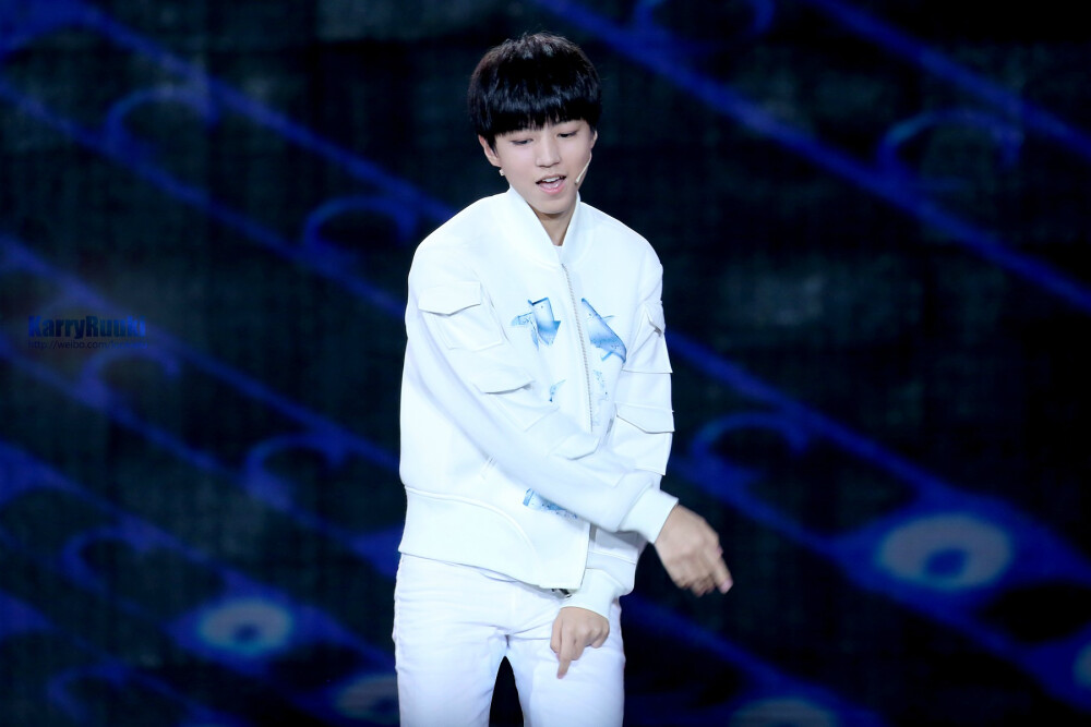 #王俊凯# #TFBOYS王俊凯# #TFBOYS# 150927 央视中秋晚会 cr：咕噜蘑菇汤