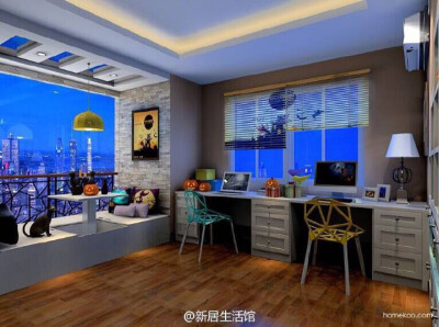 书房 ，你在旁边打游戏，我在旁边逛淘宝，逛腻了就黏在你身上