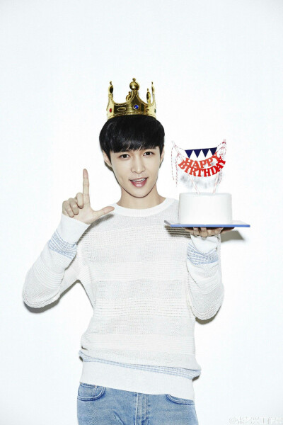 张艺兴 24岁生日