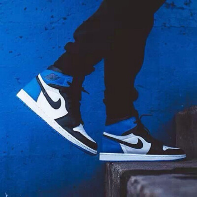 AJ1