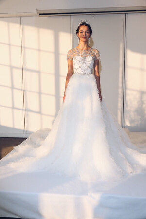 将华丽进行到底 ❤️ 婚纱礼服 服饰风尚 婚纱控 梦中的婚礼 Marchesa 2016秋冬新季婚纱 女神即视感