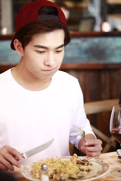 帅哥 男神 杨洋 肖奈 萌萌哒 微微一笑很倾城