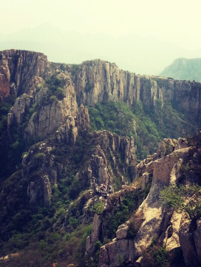 层峦叠嶂