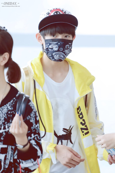 TFBOYS王源 150923 义乌赴北京 cr：OneDay