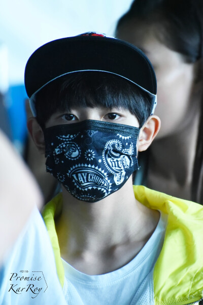 TFBOYS王源 150923 义乌赴北京 cr：PromiseKR