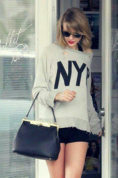 Taylor Swift~