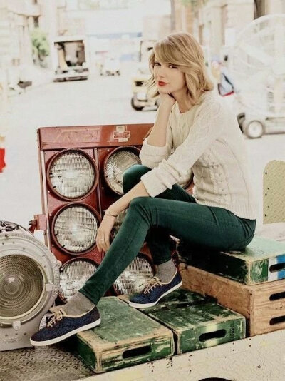 Taylor Swift~