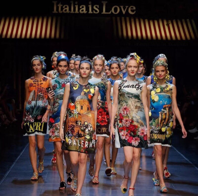 DOLCE&amp;amp;GABBANA杜嘉班纳 2016 女装夏季系列命名为「Italia Is Love」 系列体现工艺与艺术之间的关系， 并向意大利风格及美学致敬。