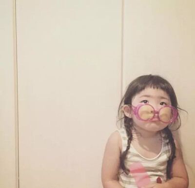 我在坐公交车，人真的好多啊喂