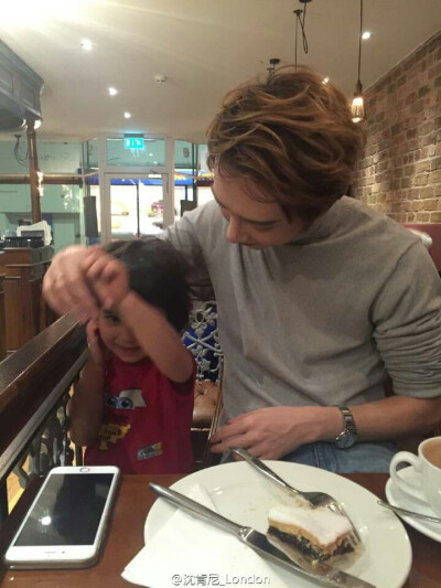 美伦会是个好爸爸~\(≧▽≦)/~