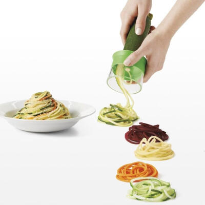 美国OXO 创意厨房神器 将黄瓜土豆胡萝卜蔬菜切成面条状 切长丝器