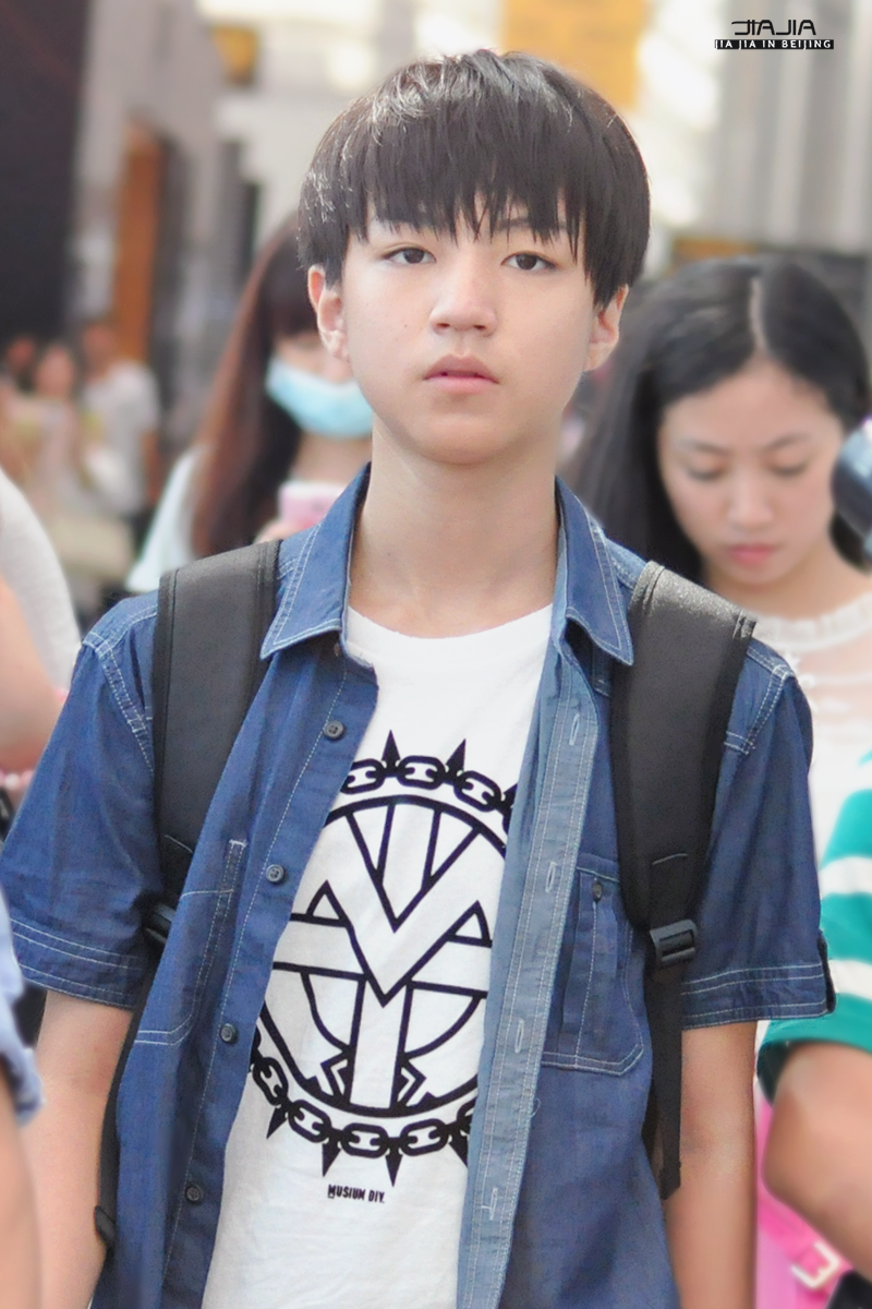 #王俊凯# #TFBOYS王俊凯# #TFBOYS# 140717 广州白云机场-北京首都机场 cr：镓镓In北京