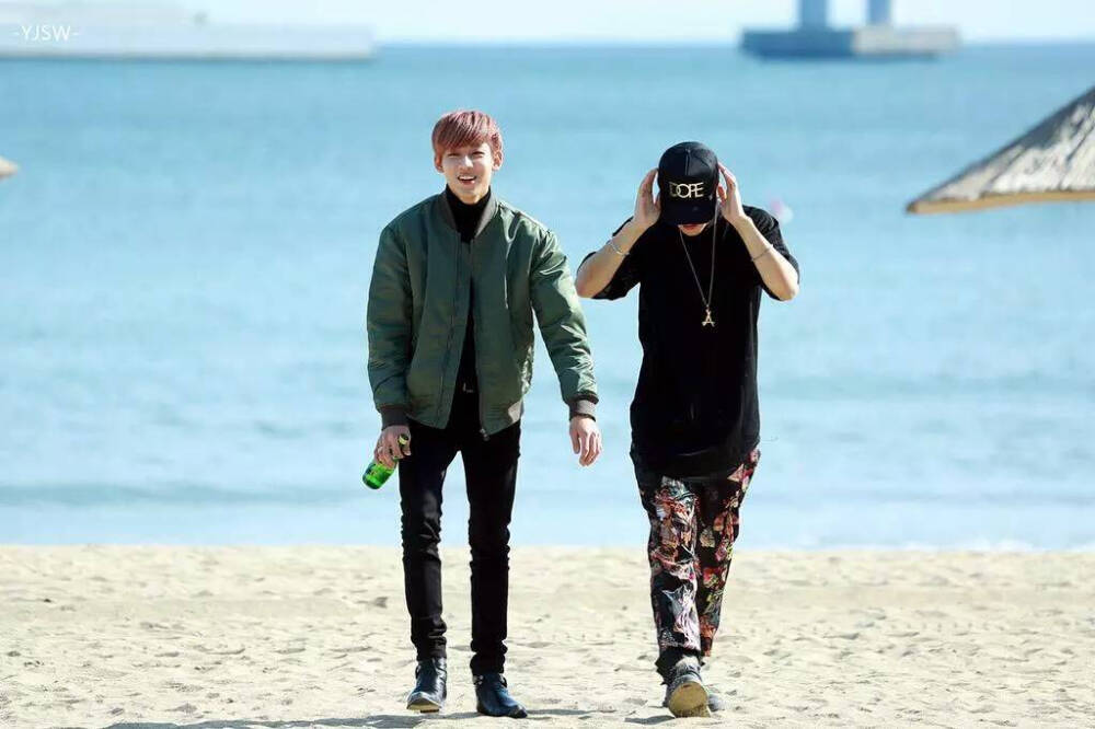 GOT7是韩国JYPEntertainment于2014年推出的男子组合，七名成员包括林在范（JB.）、朴珍荣（Jr.）、段宜恩（Mark）、王嘉尔（Jackson）、崔荣宰（YoungJae）、BamBam、金宥谦（YuGyeom）。