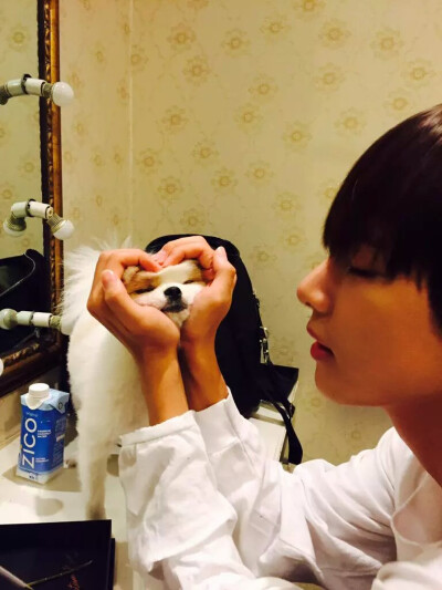 #방탄소년단# #뷔# #김태형# #BTS# #V# #防弹少年团# #金泰亨# 151014