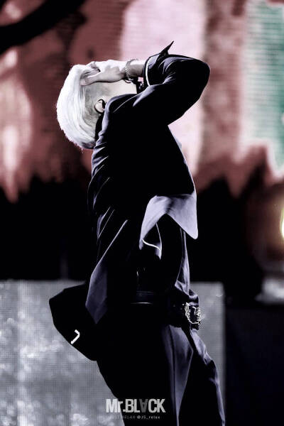  GOT7是韩国JYPEntertainment于2014年推出的男子组合，七名成员包括林在范（JB.）、朴珍荣（Jr.）、段宜恩（Mark）、王嘉尔（Jackson）、崔荣宰（YoungJae）、BamBam、金宥谦（YuGyeom）。