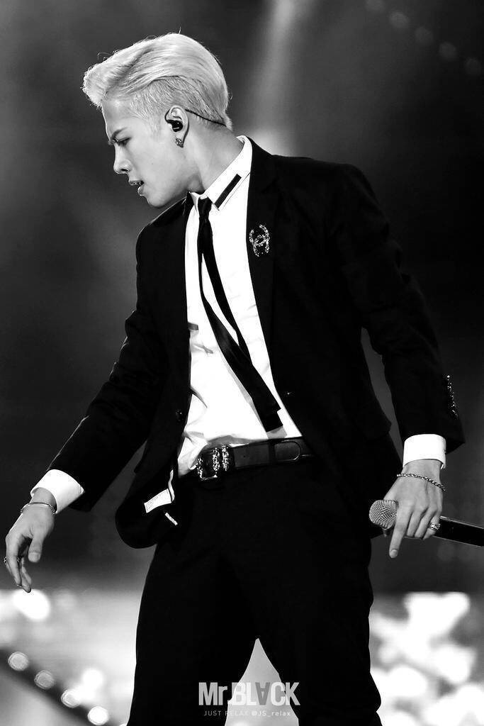  GOT7是韩国JYPEntertainment于2014年推出的男子组合，七名成员包括林在范（JB.）、朴珍荣（Jr.）、段宜恩（Mark）、王嘉尔（Jackson）、崔荣宰（YoungJae）、BamBam、金宥谦（YuGyeom）。