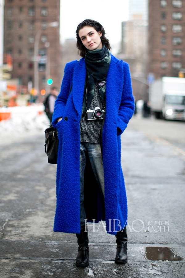 超模新人曼侬·l (manon leloup) 2014秋冬纽约时装周秀场外街拍:电光