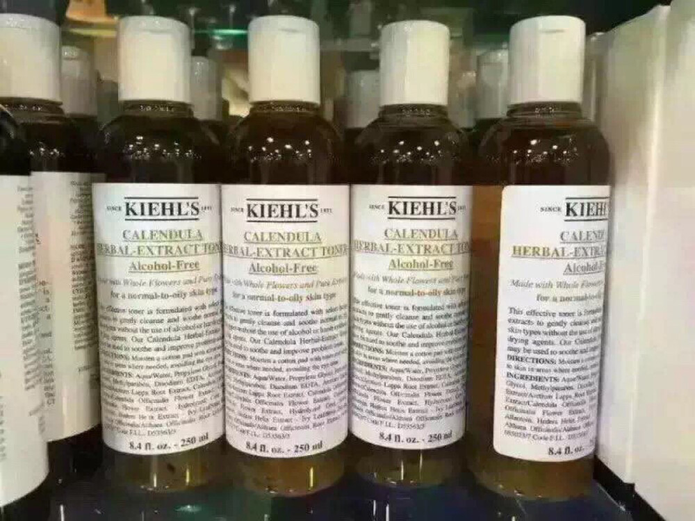 Kiehl's 契尔氏(科颜氏) 金盏花植物精华爽肤水 250ml 。   ..一种不含酒精成份、具收敛效果的爽肤水，成份完全萃取自金盏花卉及其他天然植物精华，可清洁、均衡、活化、调理肌肤，并且有助于暗疮疤痕之愈合，及改善轻微的肌肤敏感现象。