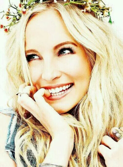 #吸血鬼日记# #卡罗琳#坎迪丝·阿科拉 Candice Accola （拿图点赞）