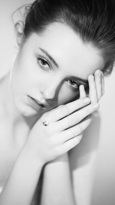 不哭不闹不炫耀，也不需要别人知道