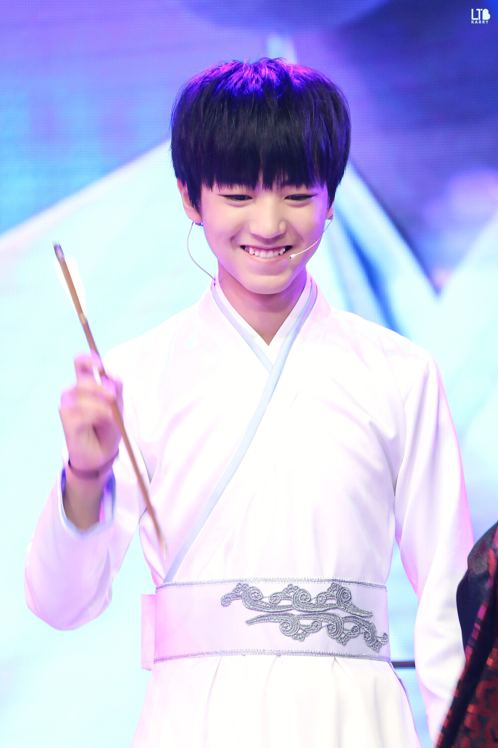 #王俊凯# #TFBOYS王俊凯# 201510004步步高公开课 cr.logo