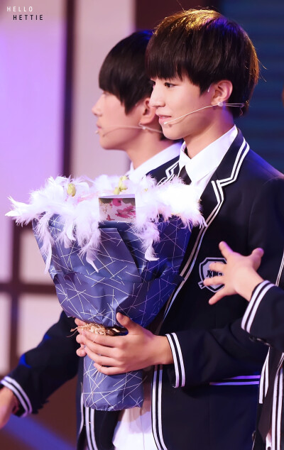 #王俊凯# #TFBOYS王俊凯# #TFBOYS# 151004 杭州步步高公开课 cr：HelloHettie