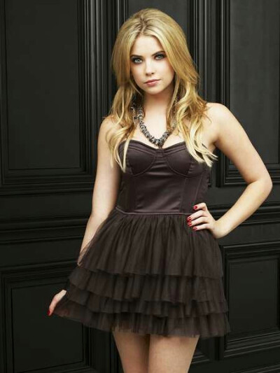 Ashley Bensen饰Hanna Marin